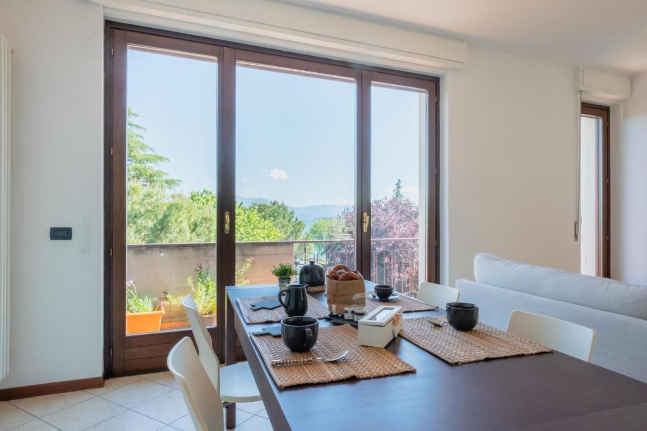 By The Lake Apartments - Centro Storico 代森扎诺-德尔加达 外观 照片