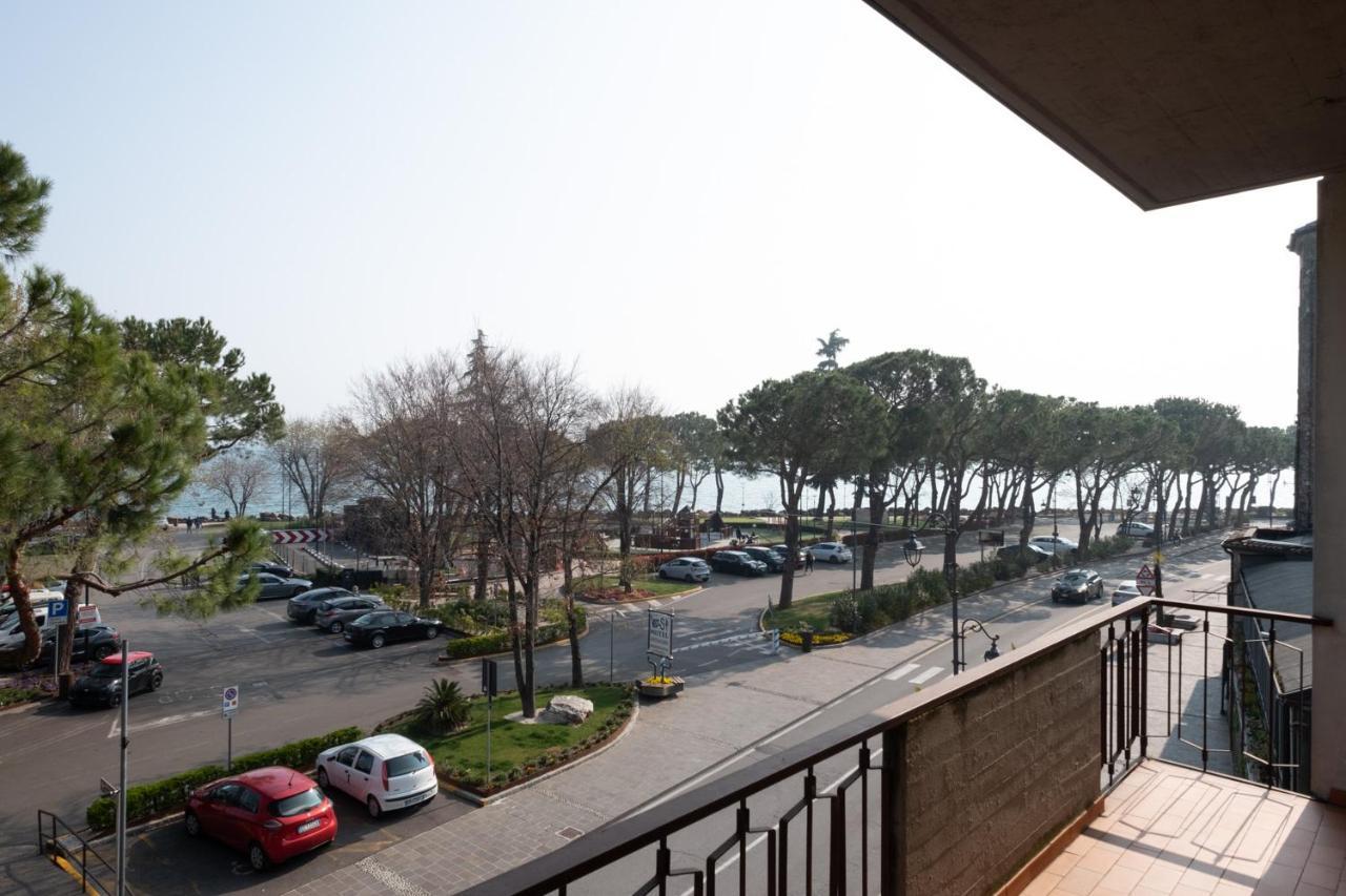 By The Lake Apartments - Centro Storico 代森扎诺-德尔加达 外观 照片