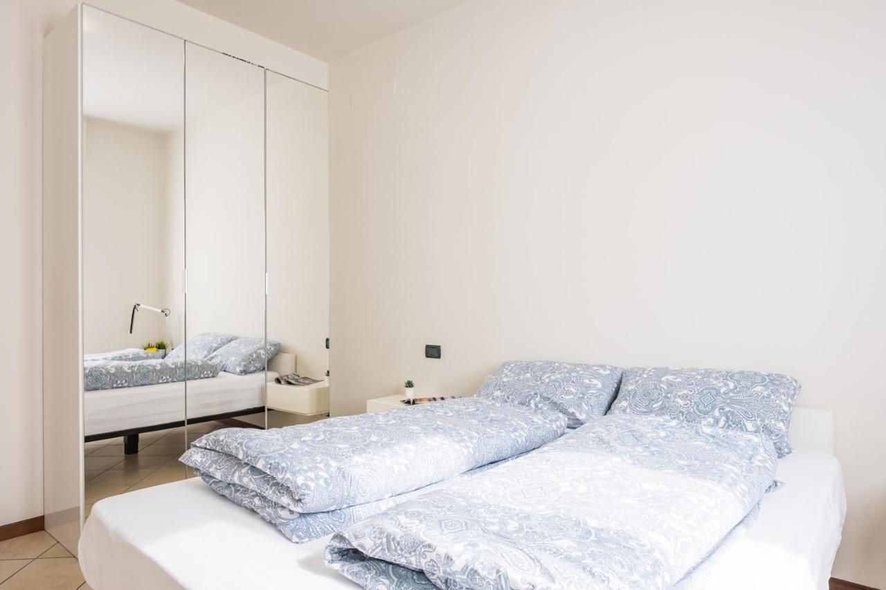 By The Lake Apartments - Centro Storico 代森扎诺-德尔加达 外观 照片